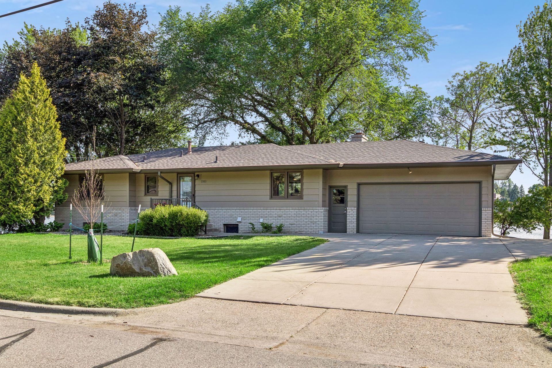 1303 Crystal Lake Road E