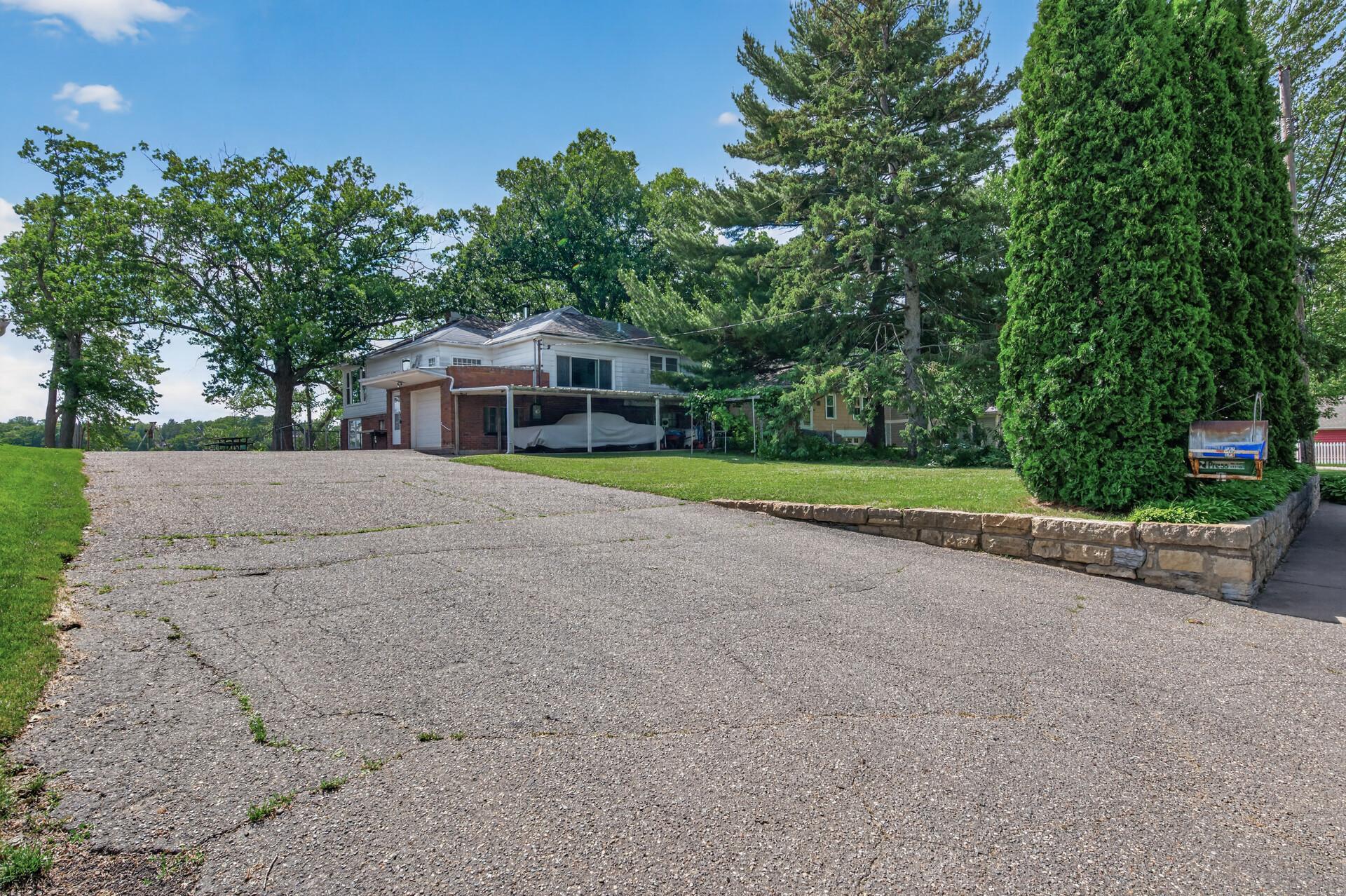450 W Horseshoe Drive