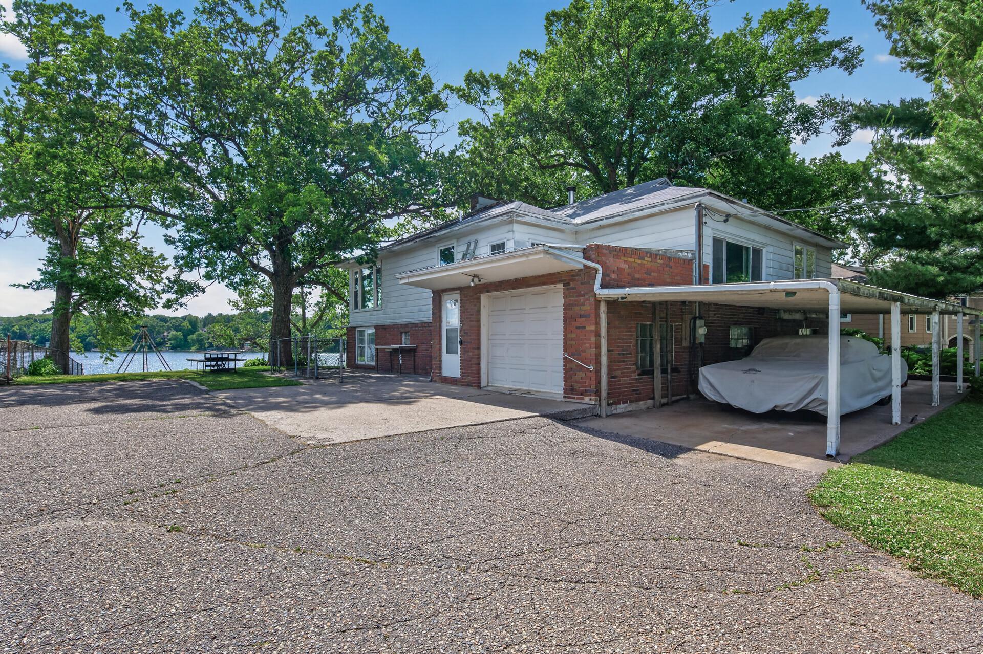 450 W Horseshoe Drive