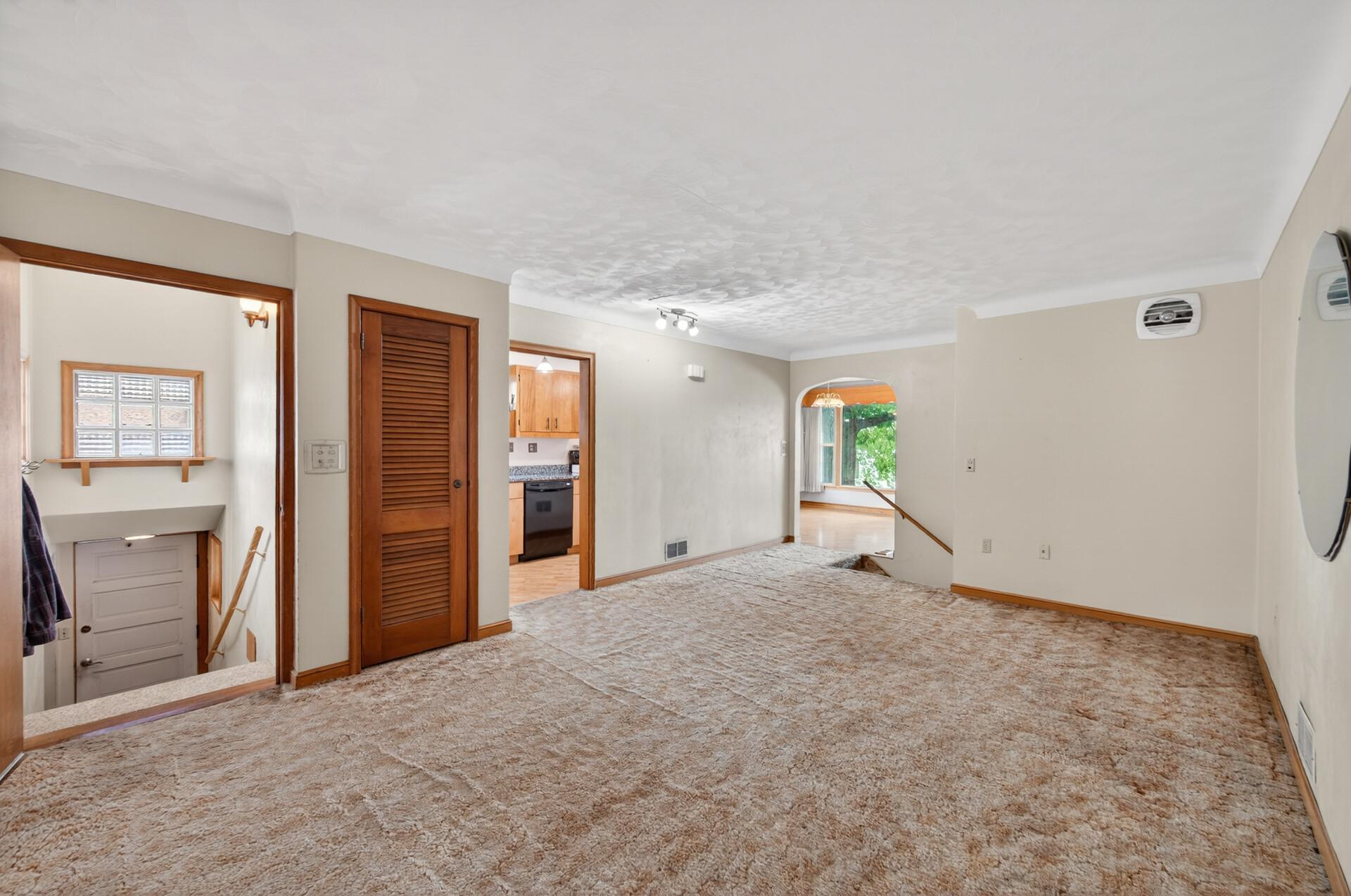 450 W Horseshoe Drive