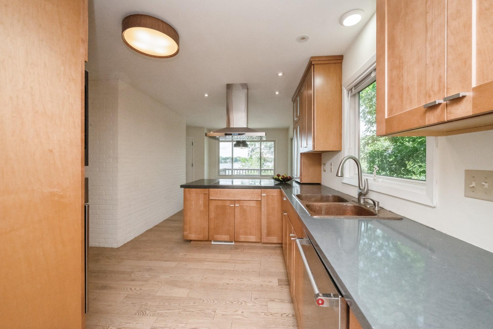 633 County Road B2 E