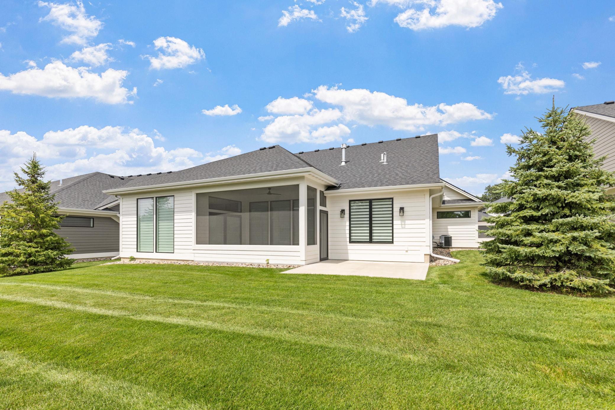 2732 Bentley Drive SW