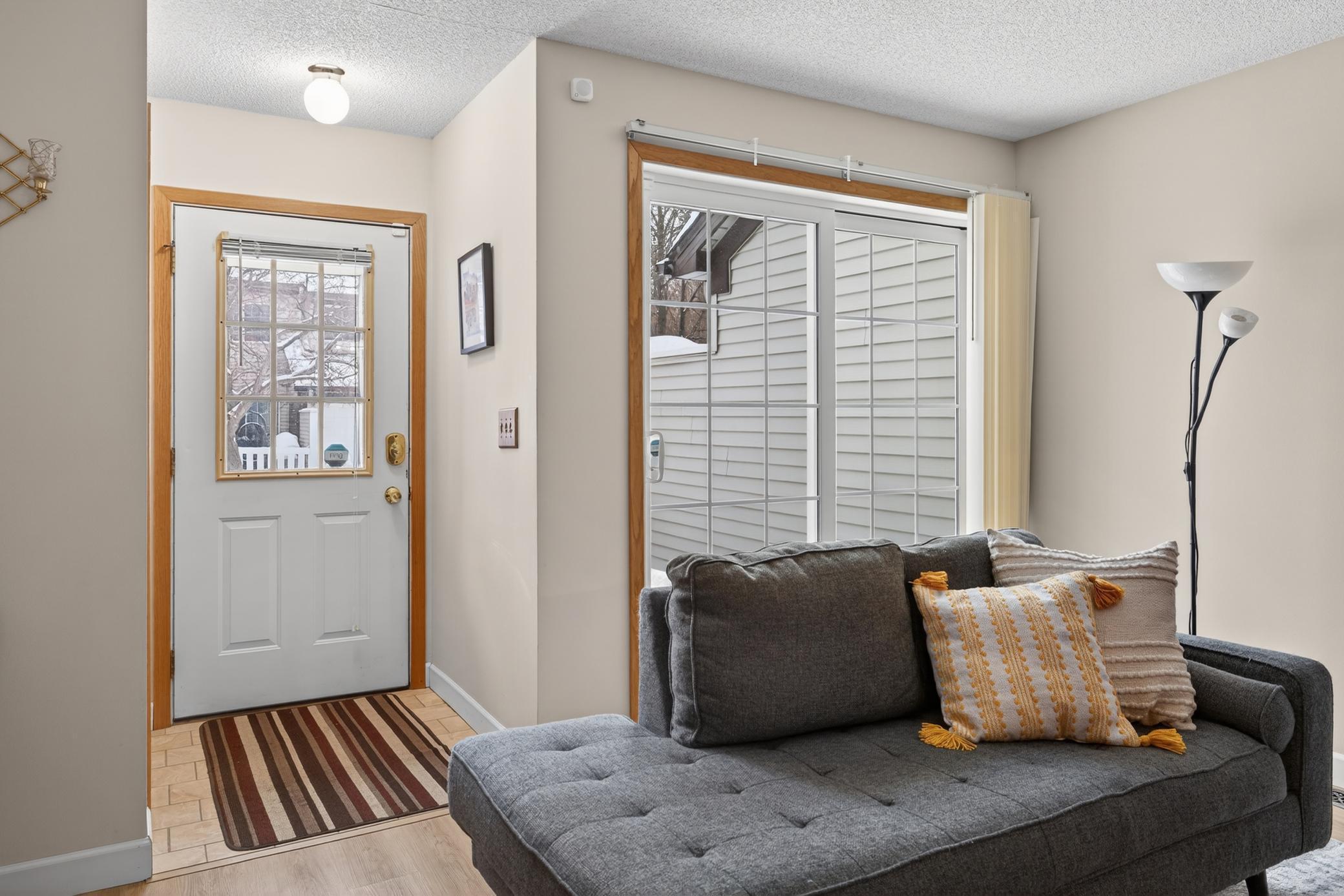 4065 Wilshire Circle 8