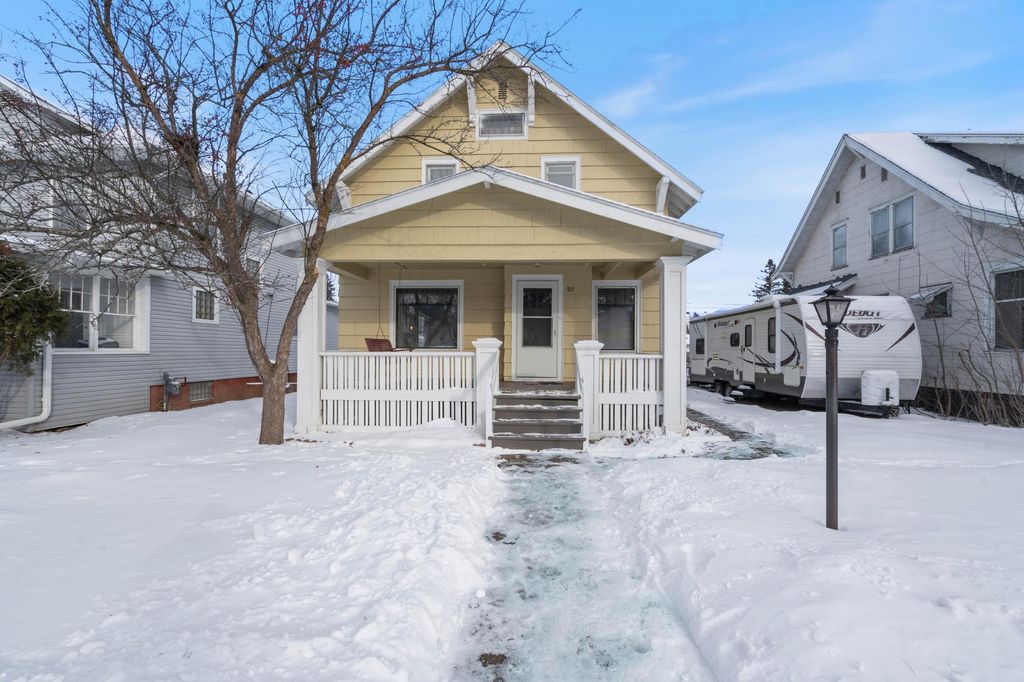 Photo of 915 Lincoln Street, Superior, WI 54880 (MLS # 7008188)
