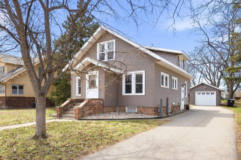 Photo of 540 Main Street N, Hutchinson, MN 55350 (MLS # 7048566)