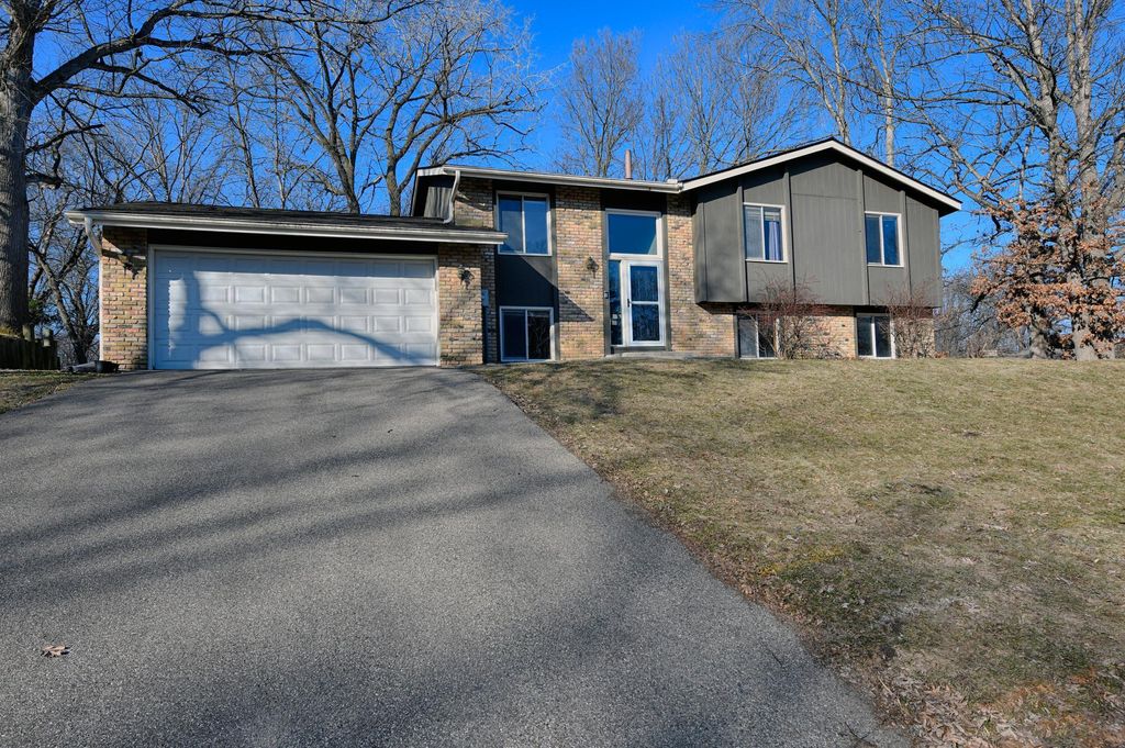 Photo of 12102 Red Oak Court S, Burnsville, MN 55337 (MLS # 7044586)