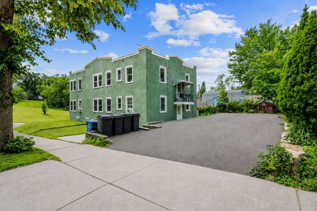 Photo of 1221 29th Avenue NE, Minneapolis, MN 55418 (MLS # 7093206)