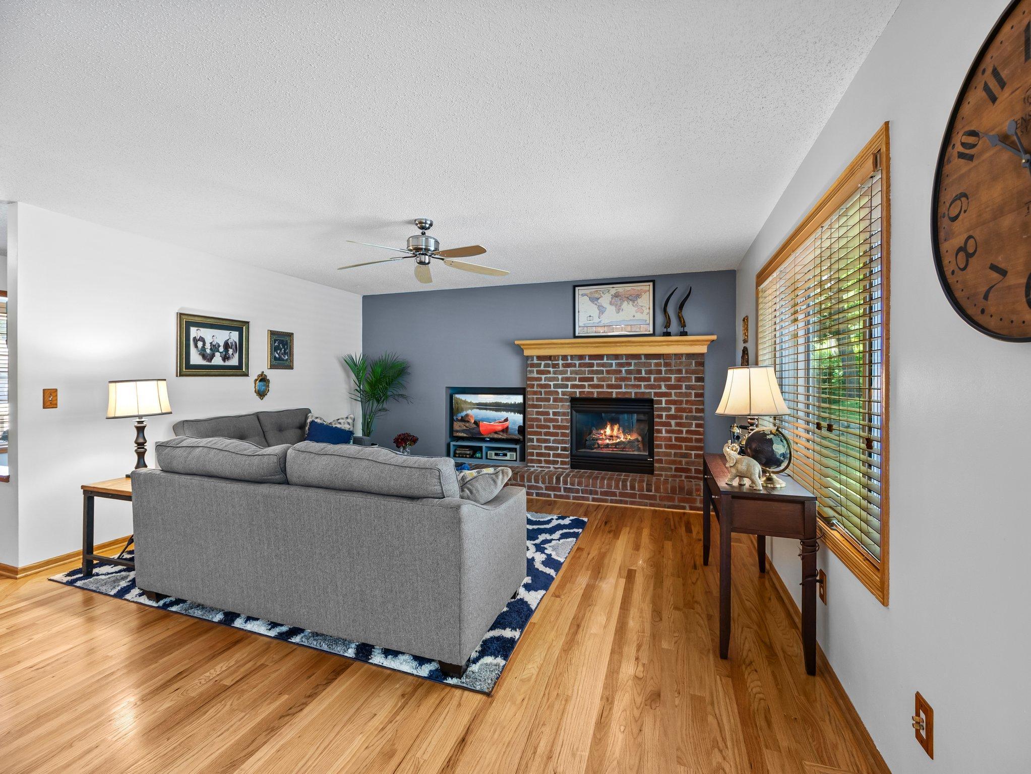 26610 Oakridge Way