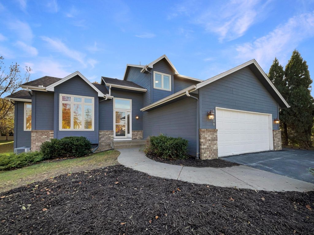 Photo of 14835 39th Avenue N, Plymouth, MN 55446 (MLS # 6809990)