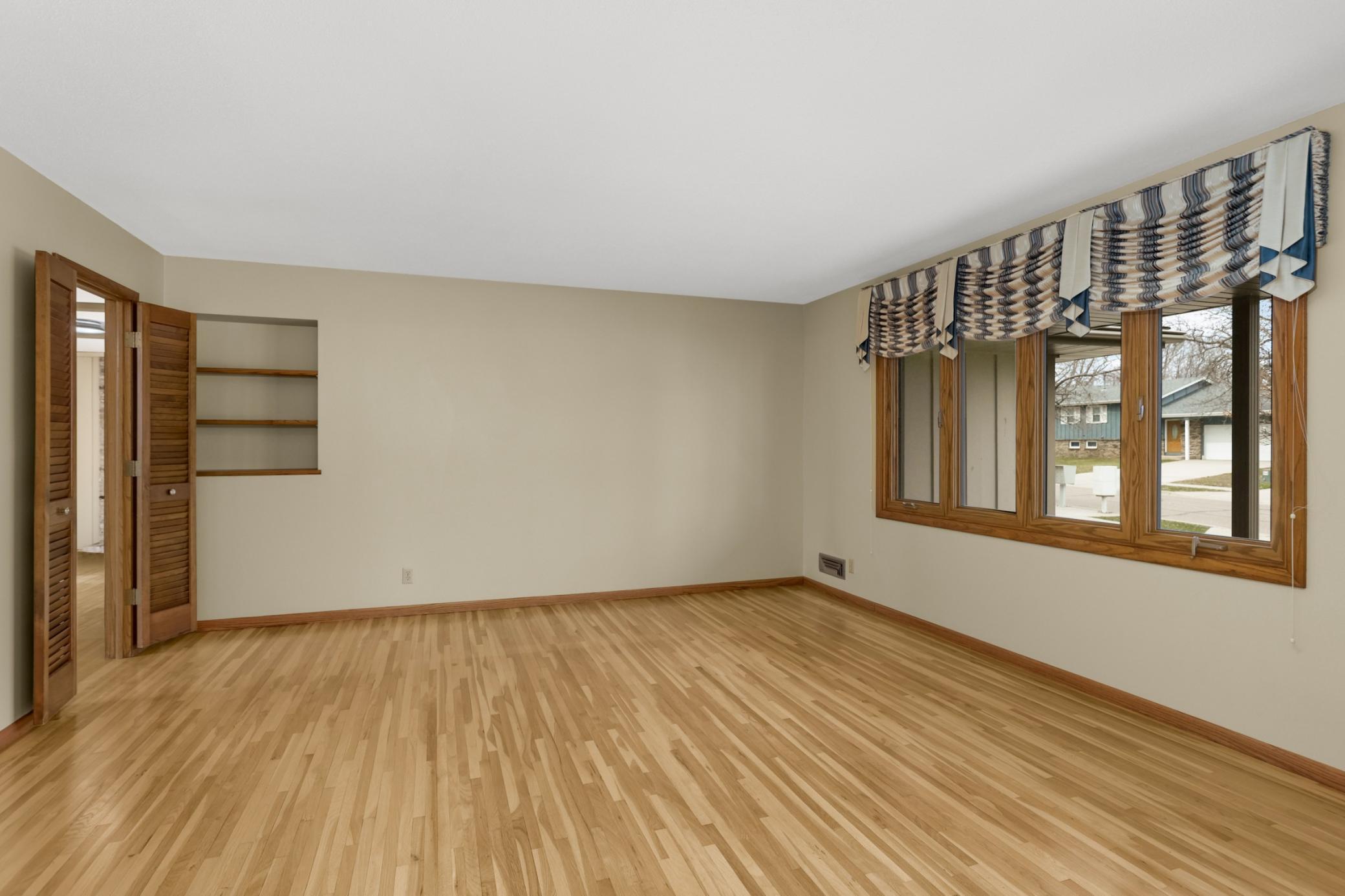 946 Redwood Drive