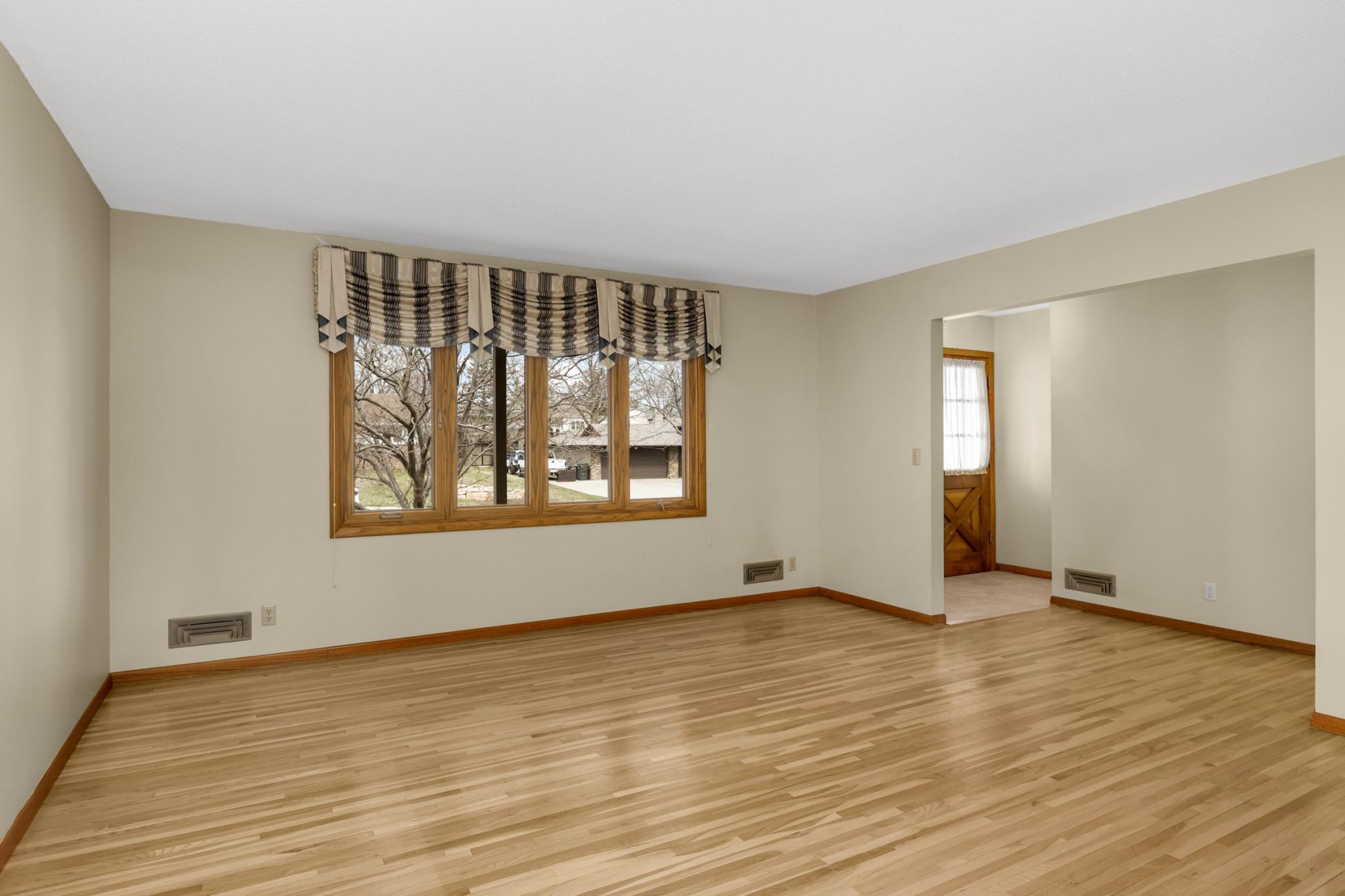 946 Redwood Drive