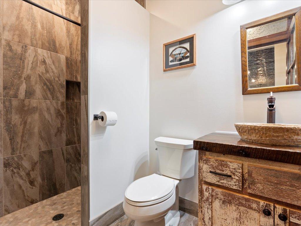 Effie, Minnesota, 56639, United States, 4 Bedrooms Bedrooms, ,4 BathroomsBathrooms,Residential,Active,2022132