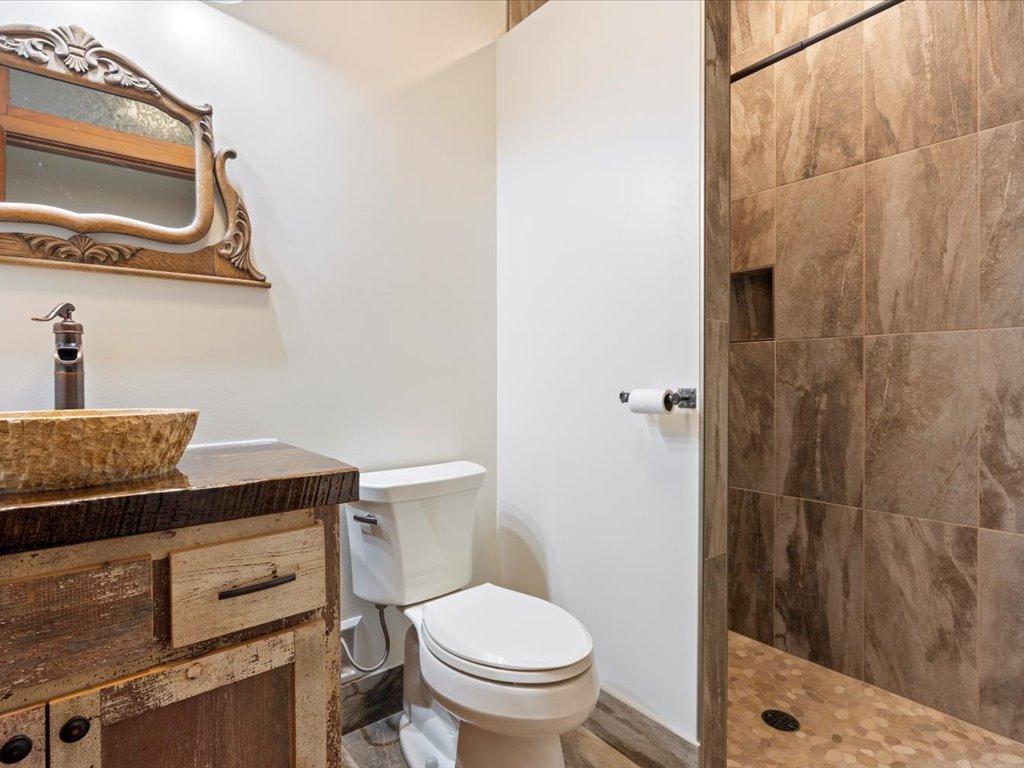 Effie, Minnesota, 56639, United States, 4 Bedrooms Bedrooms, ,4 BathroomsBathrooms,Residential,Active,2022132