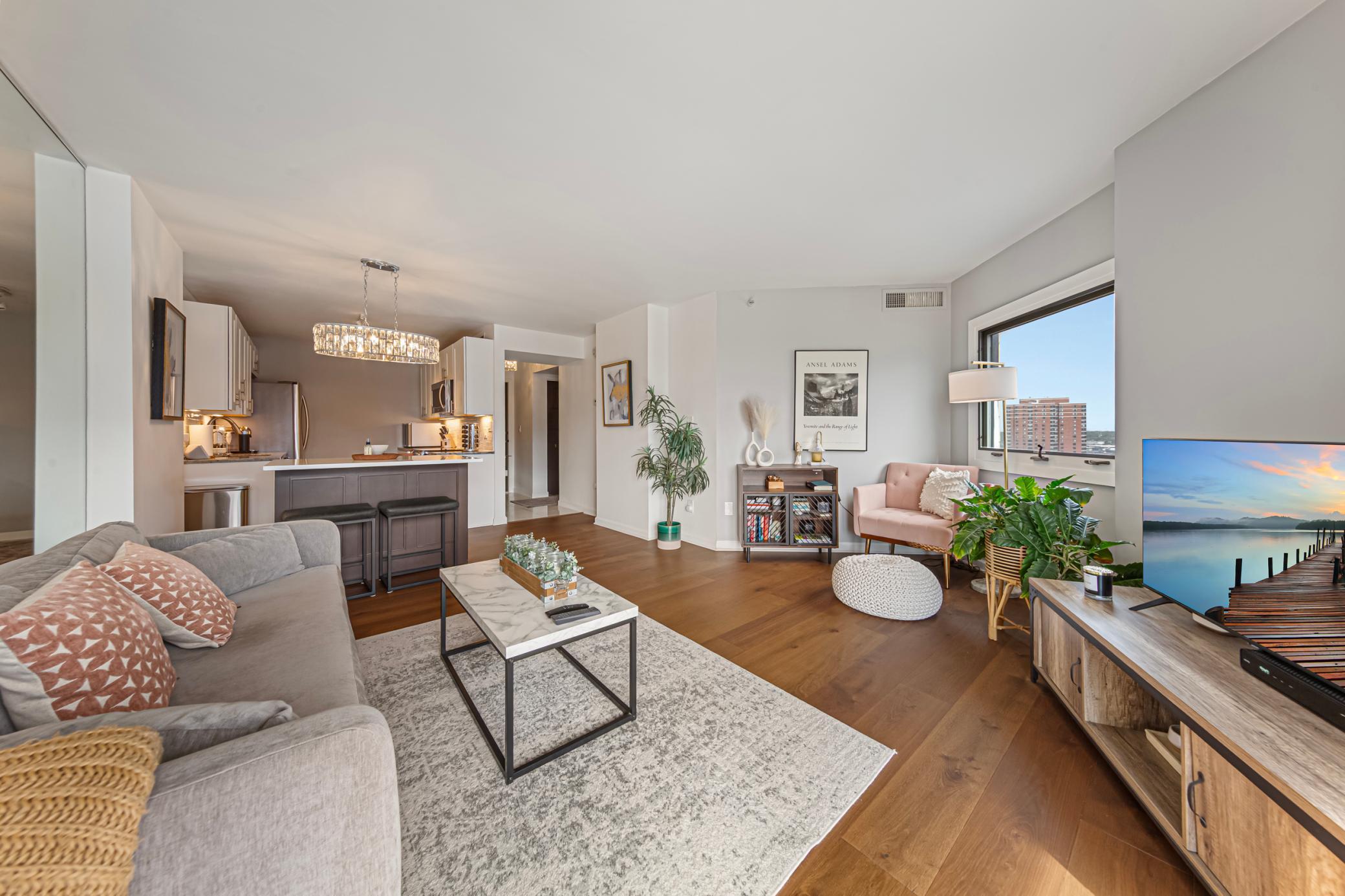 1225 Lasalle Avenue 2101
