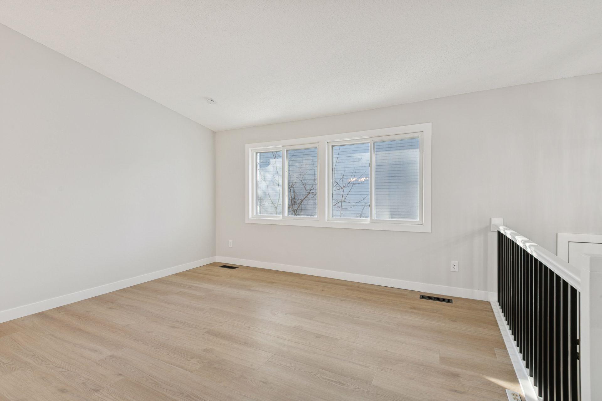 8964 Vinewood Lane N