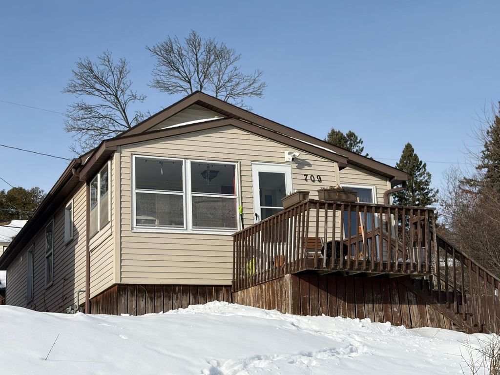 Photo of 709 E 13th Street, Duluth, MN 55805 (MLS # 7007196)