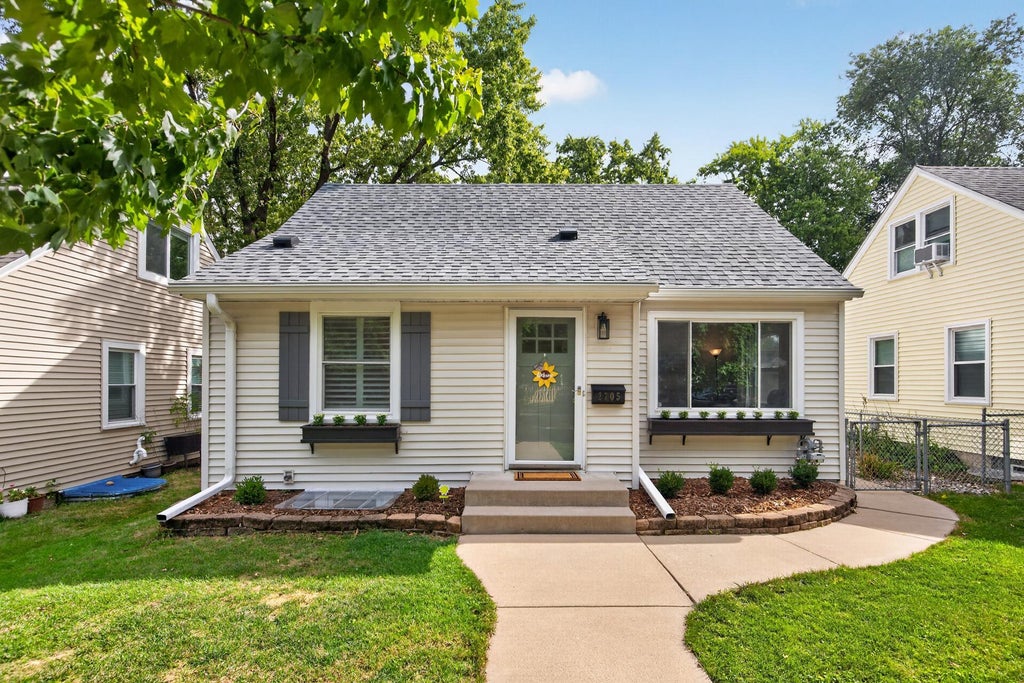 Photo of 2705 Georgia Avenue S, Saint Louis Park, MN 55426 (MLS # 7141247)