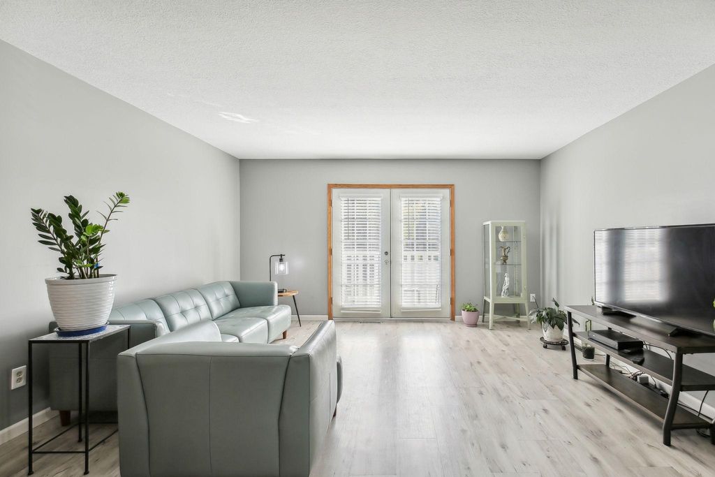 Photo of 1860 Mcmenemy Street #E, Maplewood, MN 55117 (MLS # 7028233)