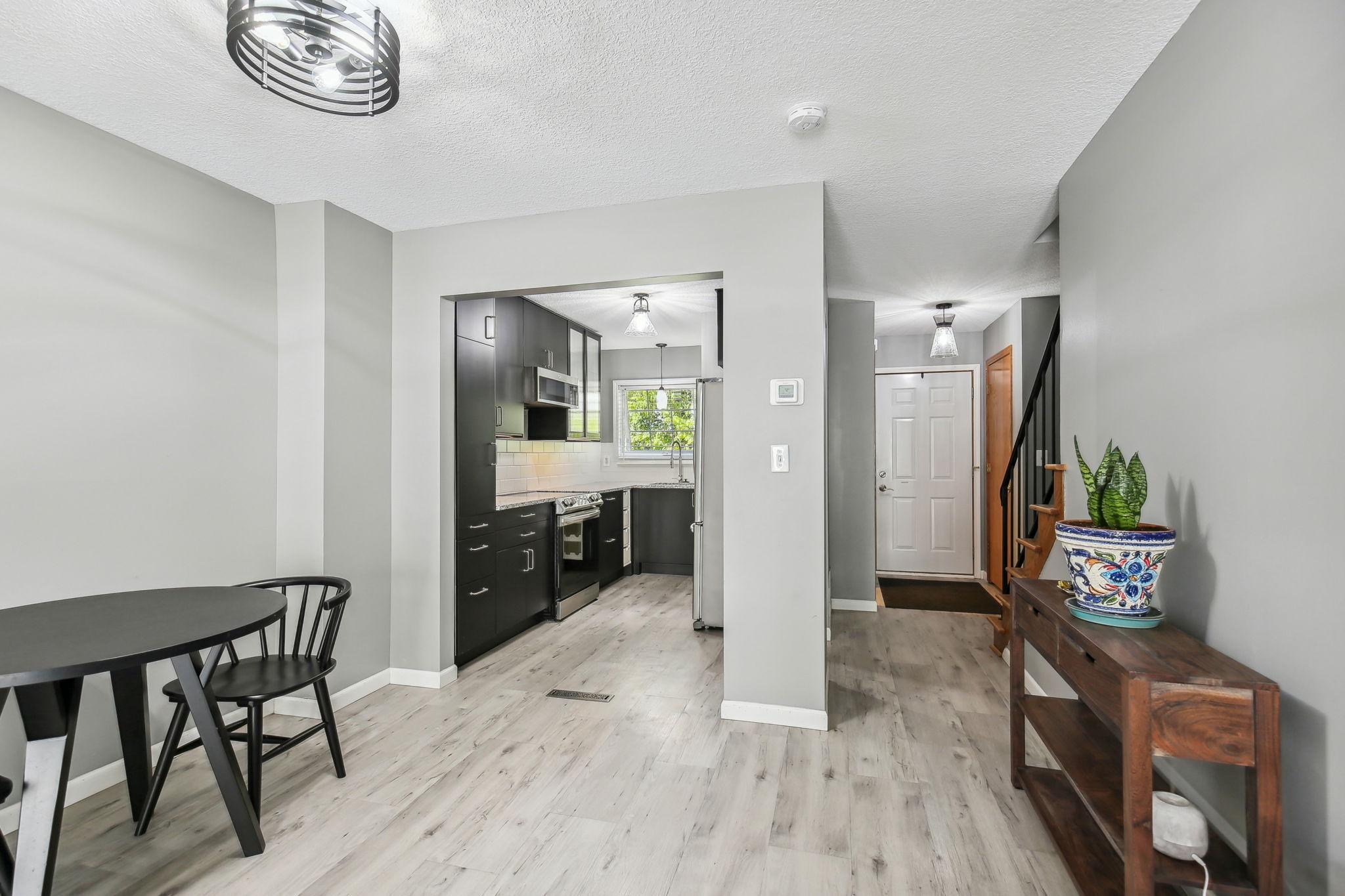 1860 Mcmenemy Street E