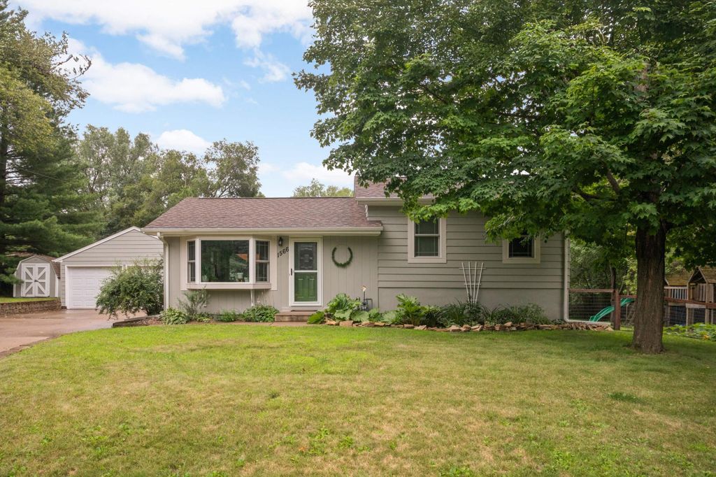 Photo of 1566 Seneca Trail, White Bear Lake, MN 55110 (MLS # 6826211)