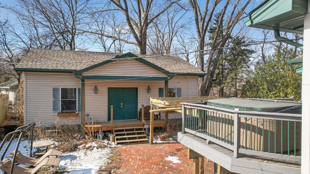 Photo of 434 Wheelock Parkway E, Saint Paul, MN 55130 (MLS # 7029726)