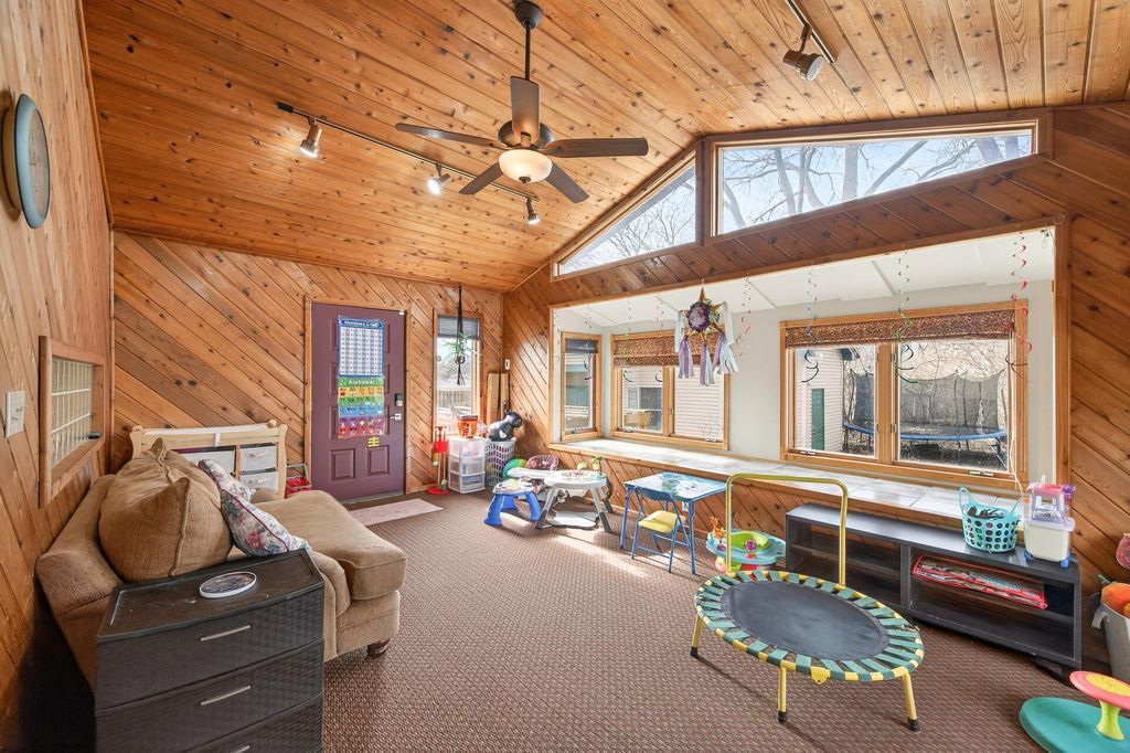 Photo of 434 Wheelock Parkway E, Saint Paul, MN 55130 (MLS # 7029726)