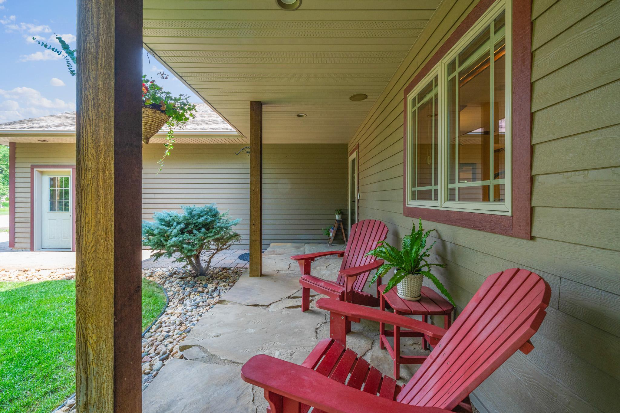 3123 Crestwood Drive NE