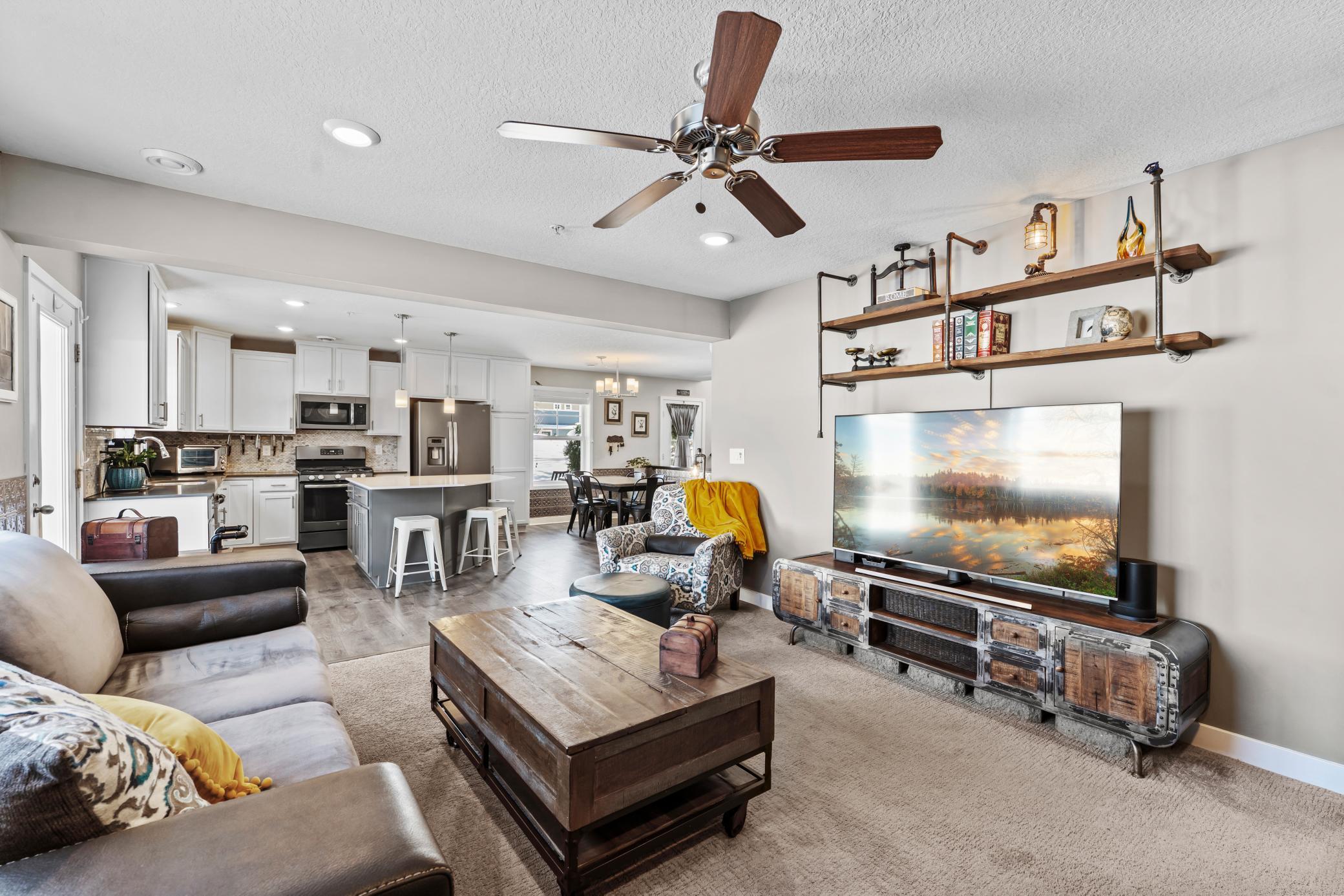 5848 Moonlight Way NE