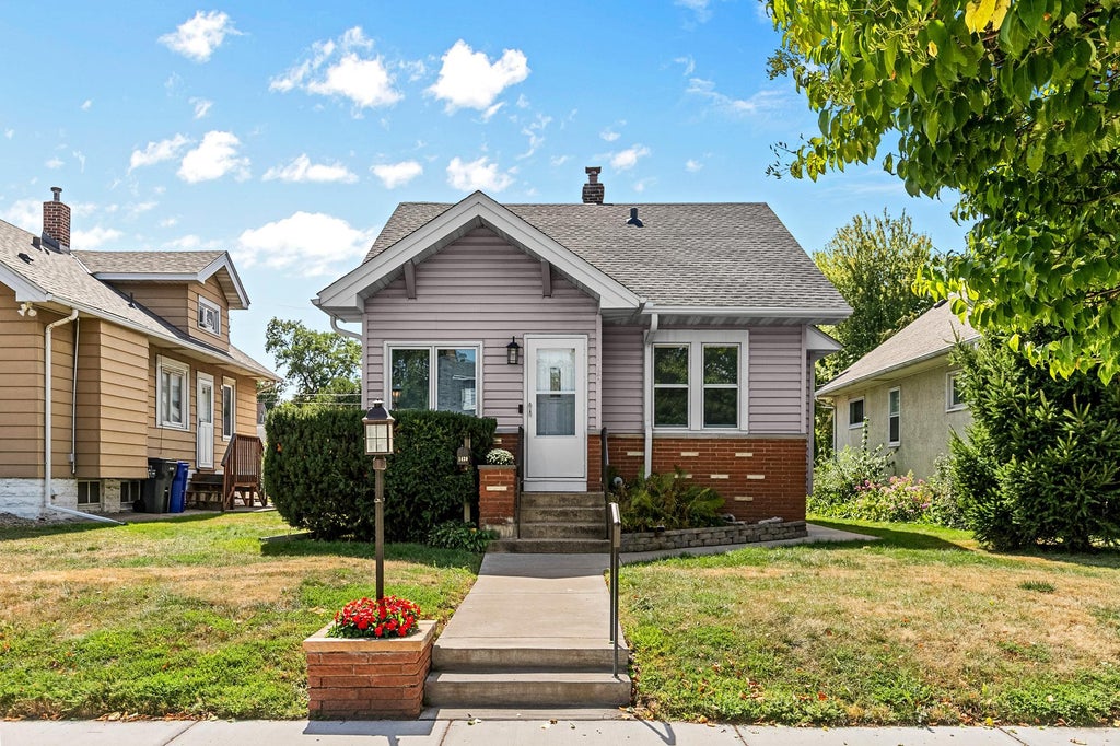 Photo of 1420 Taylor Avenue, Saint Paul, MN 55104 (MLS # 7131549)