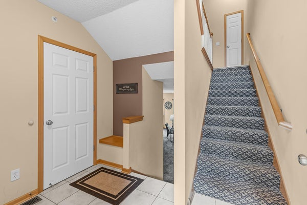 2694 COUNTY ROAD H2, SAINT PAUL, MN 55112 - Image 59ce472c1ae02b27e6ec388dfd36969d/321985596