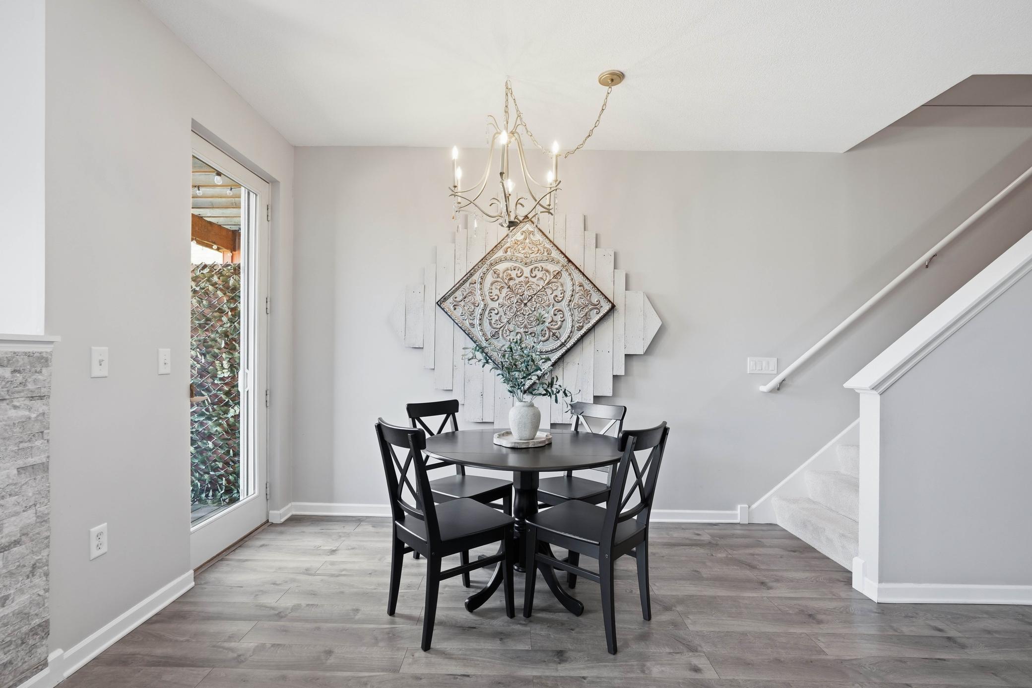 640 Main Street N 42