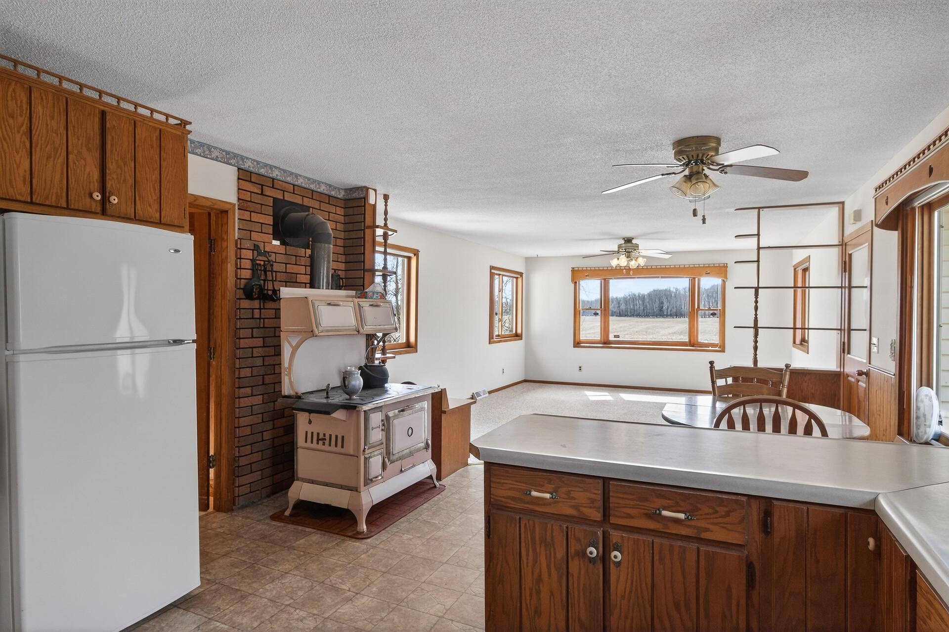 11_2270_397th_Avenue_NE11_mls.jpg