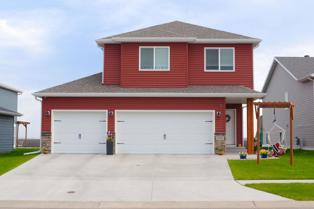 Photo of 1045 46th Avenue S, Moorhead, MN 56560 (MLS # 7074363)