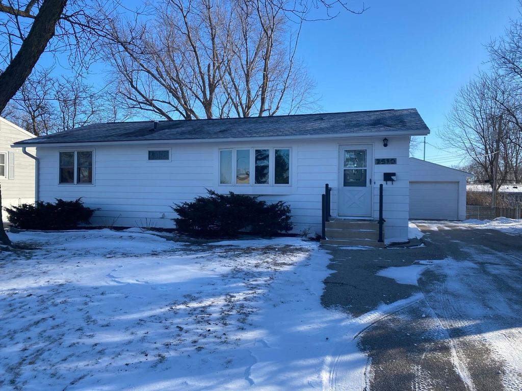 Photo of 3610 21st Avenue NW, Rochester, MN 55901 (MLS # 7015830)