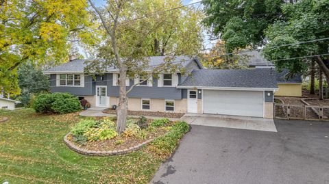 956 Orchard Lane Roseville MN 55113