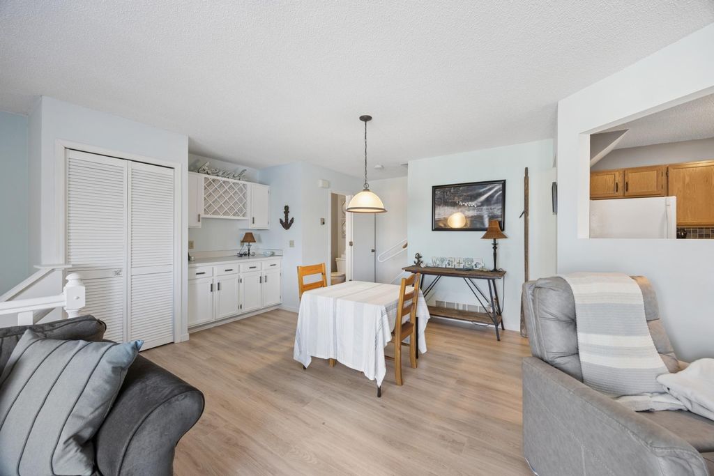 Photo of 7627 Nicholas Way, Chanhassen, MN 55317 (MLS # 7035366)