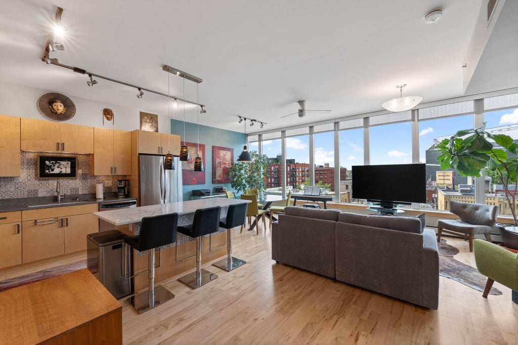 Photo of 215 10th Avenue S #632, Minneapolis, MN 55415 (MLS # 7106269)