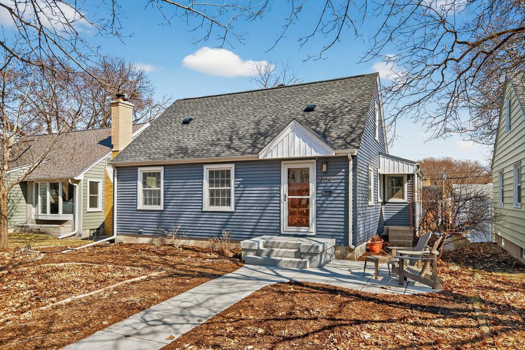 Photo of 2704 Zenith Avenue N, Robbinsdale, MN 55422 (MLS # 7014636)