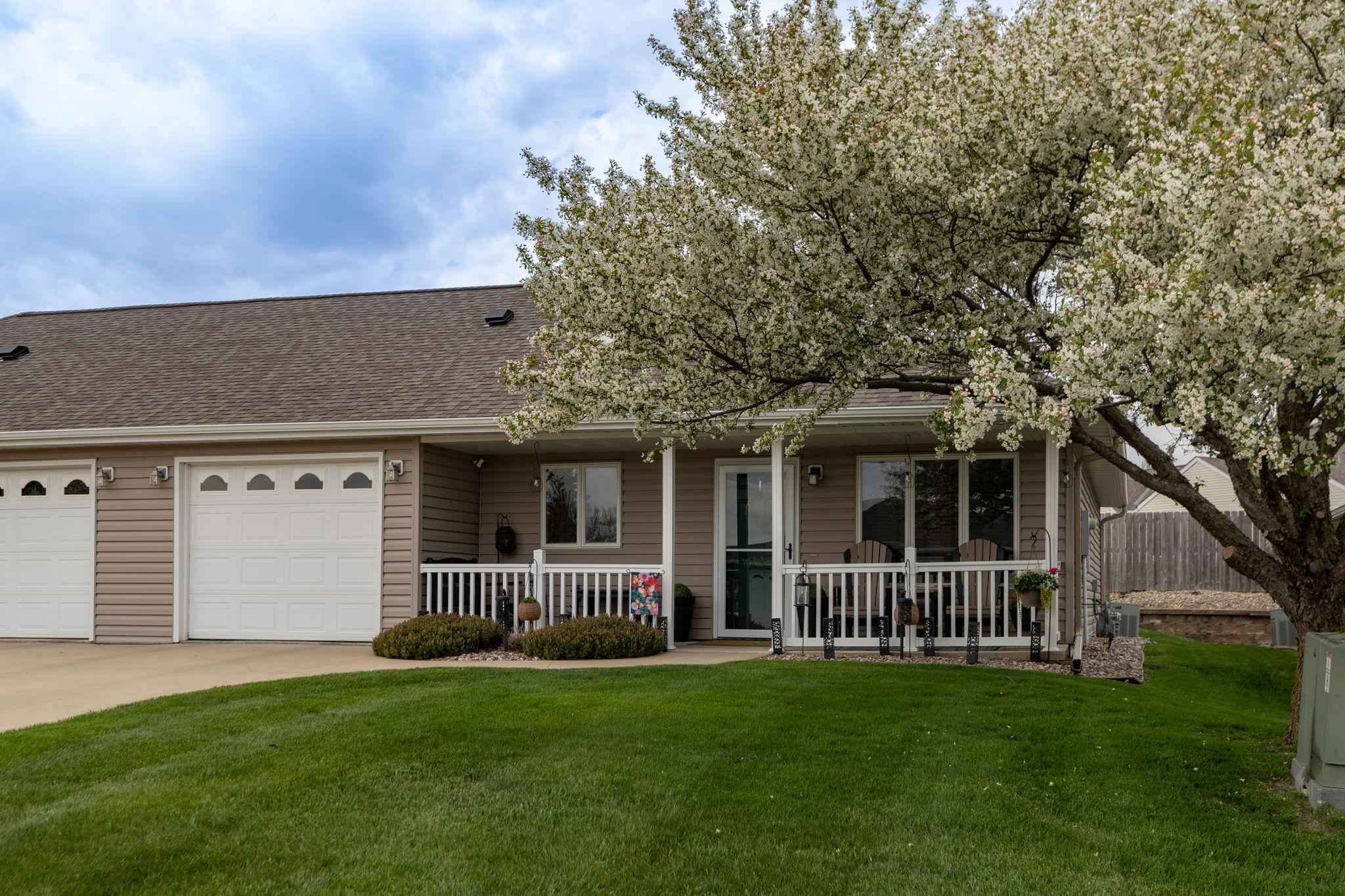 217 Clubhouse Drive NE