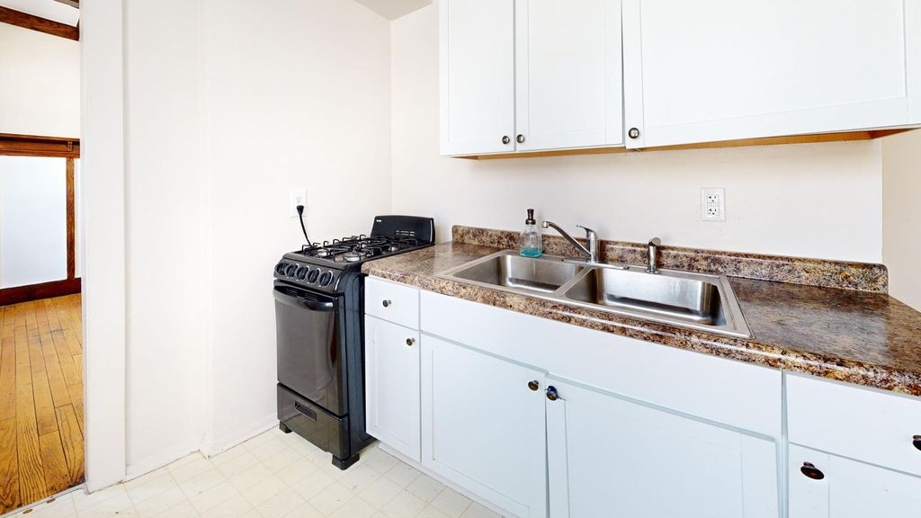 Photo of 604 Holly Avenue #204, Saint Paul, MN 55102 (MLS # 7048690)