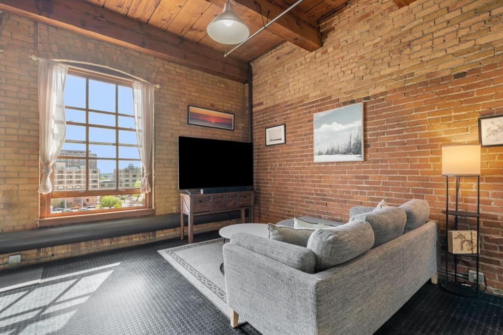 716 N 1st Street 535