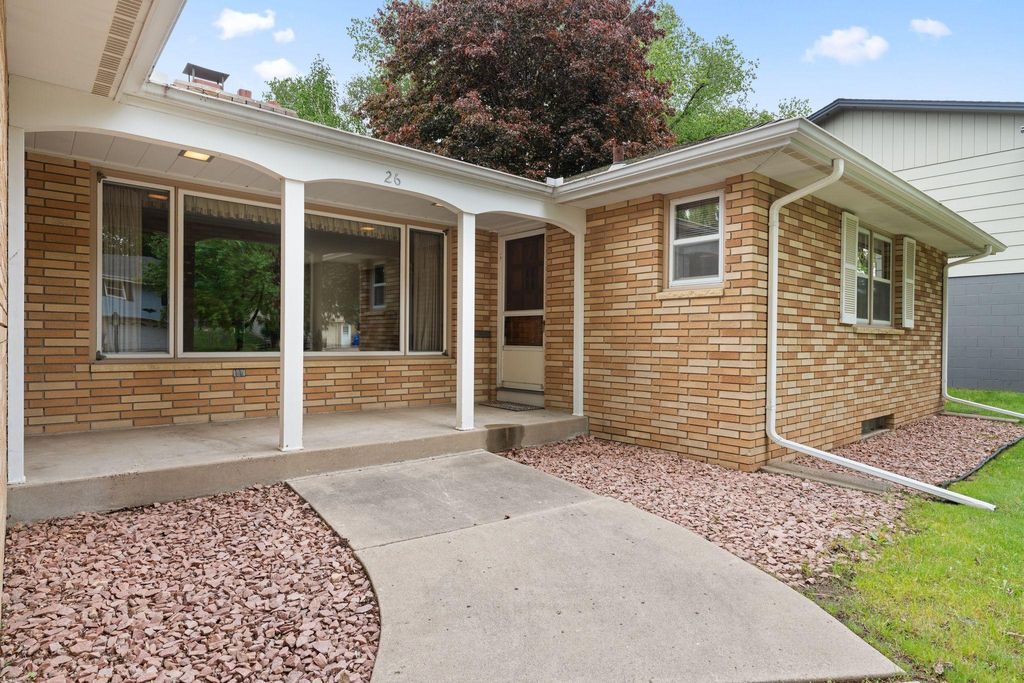 Photo of 26 W Sandra Lee Drive, Saint Paul, MN 55119 (MLS # 7069106)