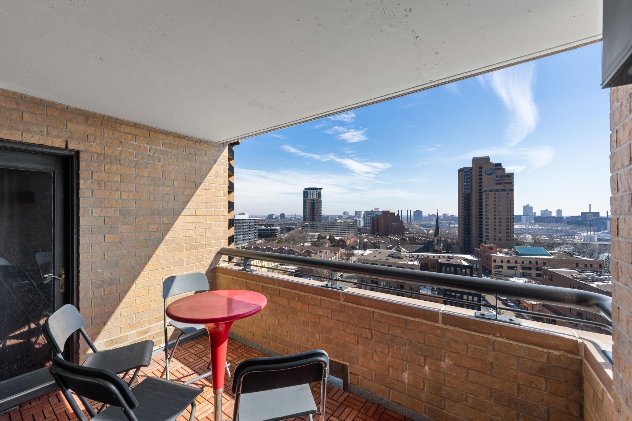 110 1st Avenue NE F1502