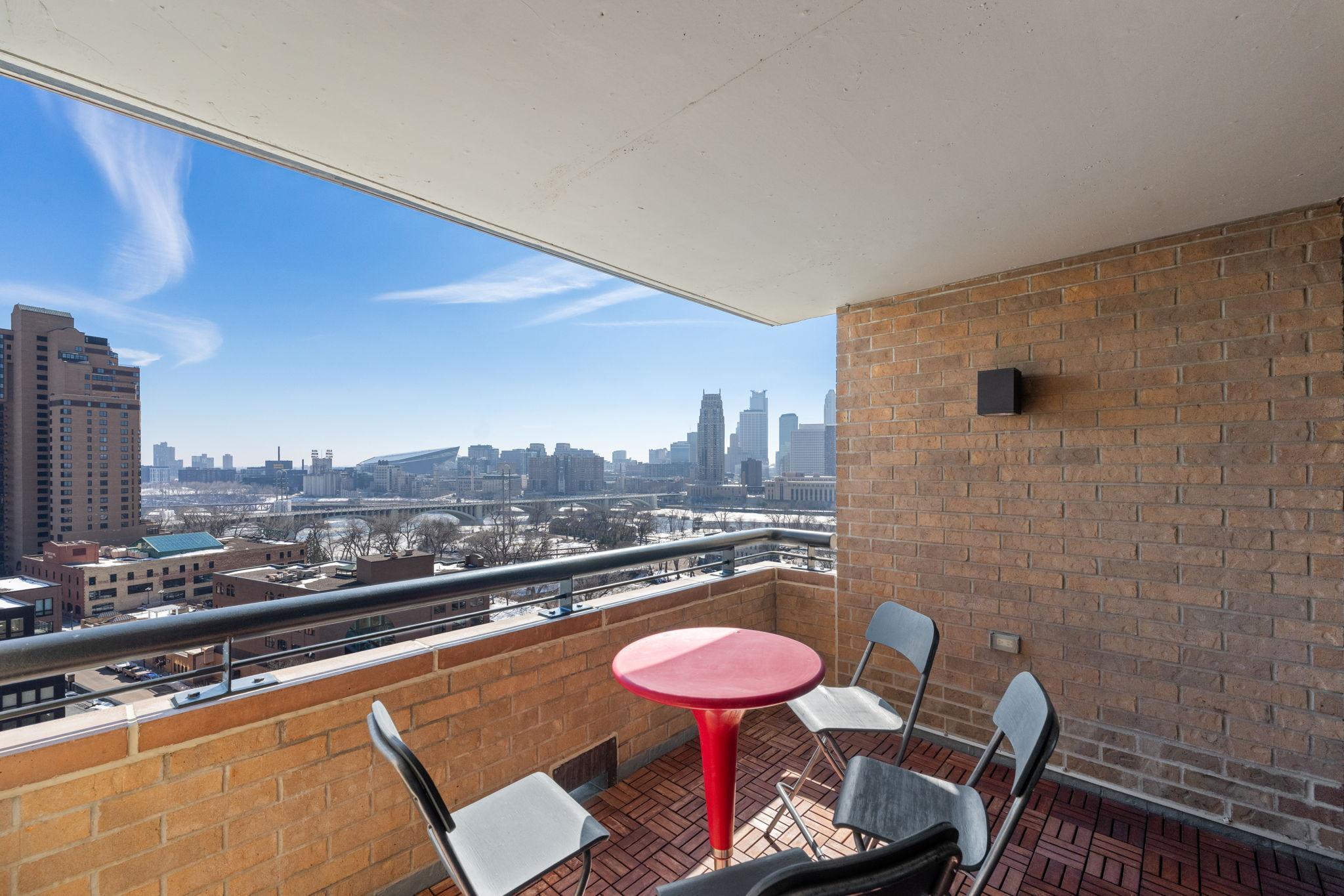 110 1st Avenue NE F1502