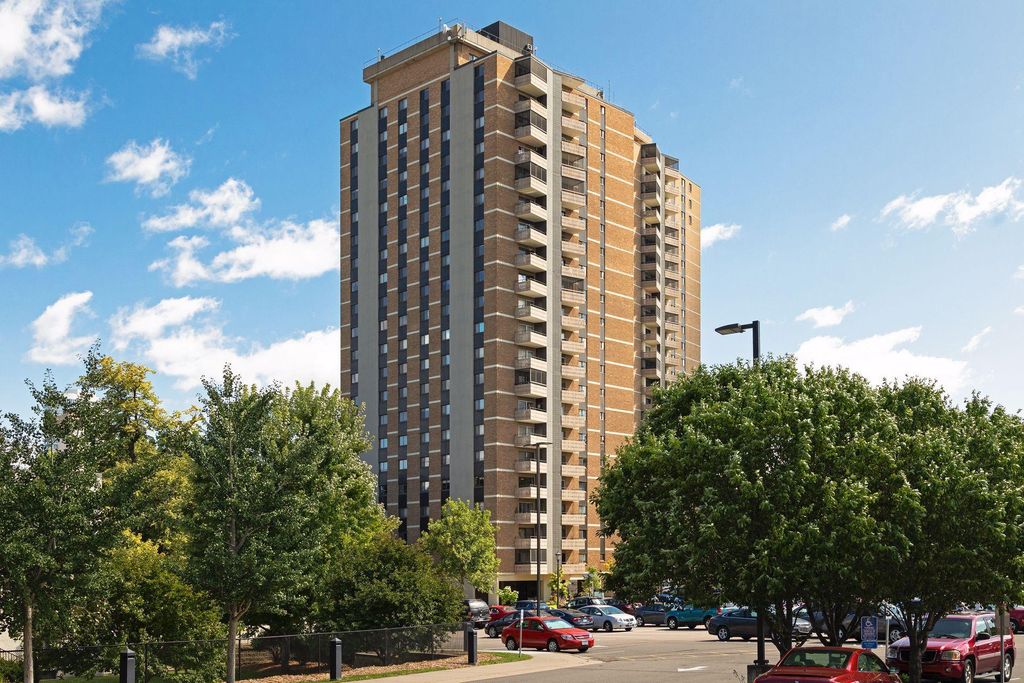 Photo of 410 Groveland Avenue #404, Minneapolis, MN 55403 (MLS # 7030791)