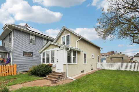 1559 Almond Avenue Saint Paul MN 55108