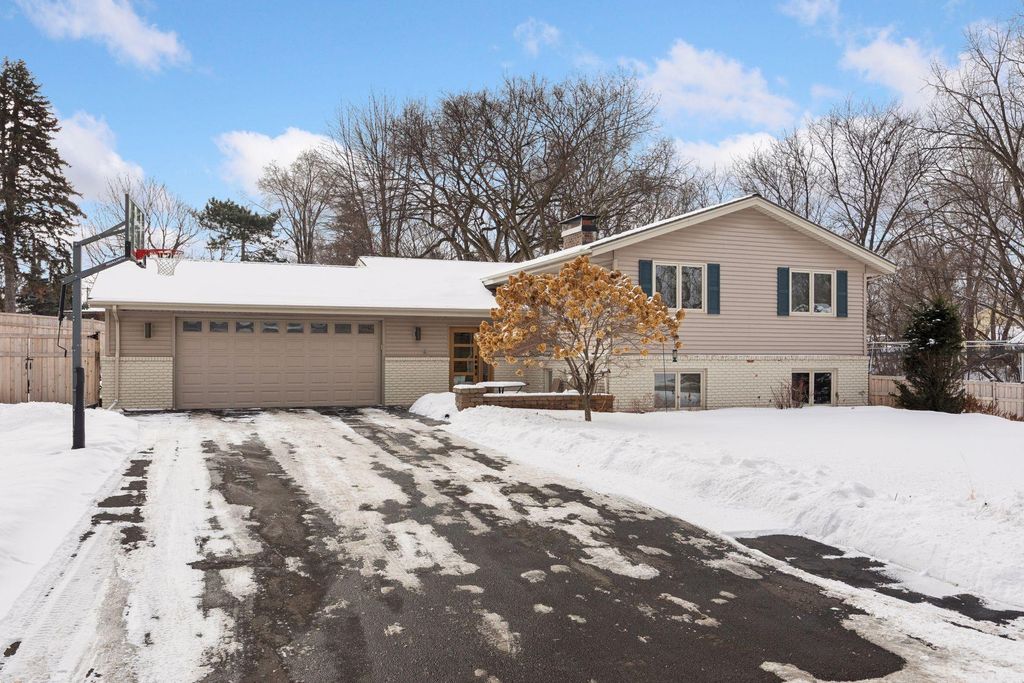 Photo of 10001 Windsor Lake Lane, Minnetonka, MN 55305 (MLS # 7018259)