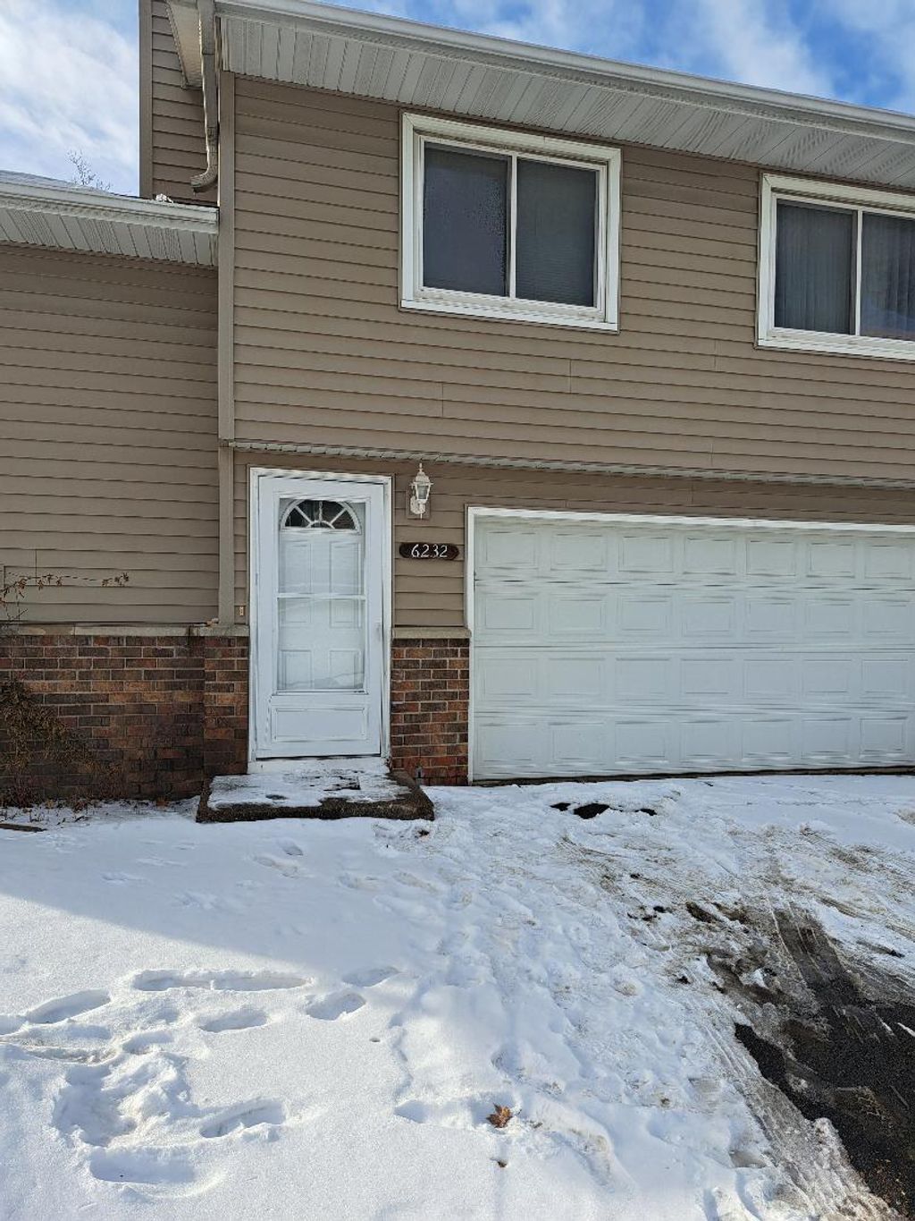 Photo of 6232 64th Avenue N, Brooklyn Park, MN 55429 (MLS # 7023223)