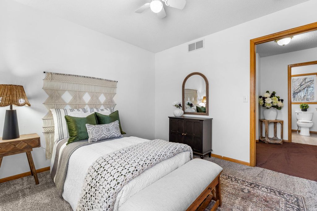 Photo of 1685 Arlington Avenue E, Saint Paul, MN 55106 (MLS # 7049347)