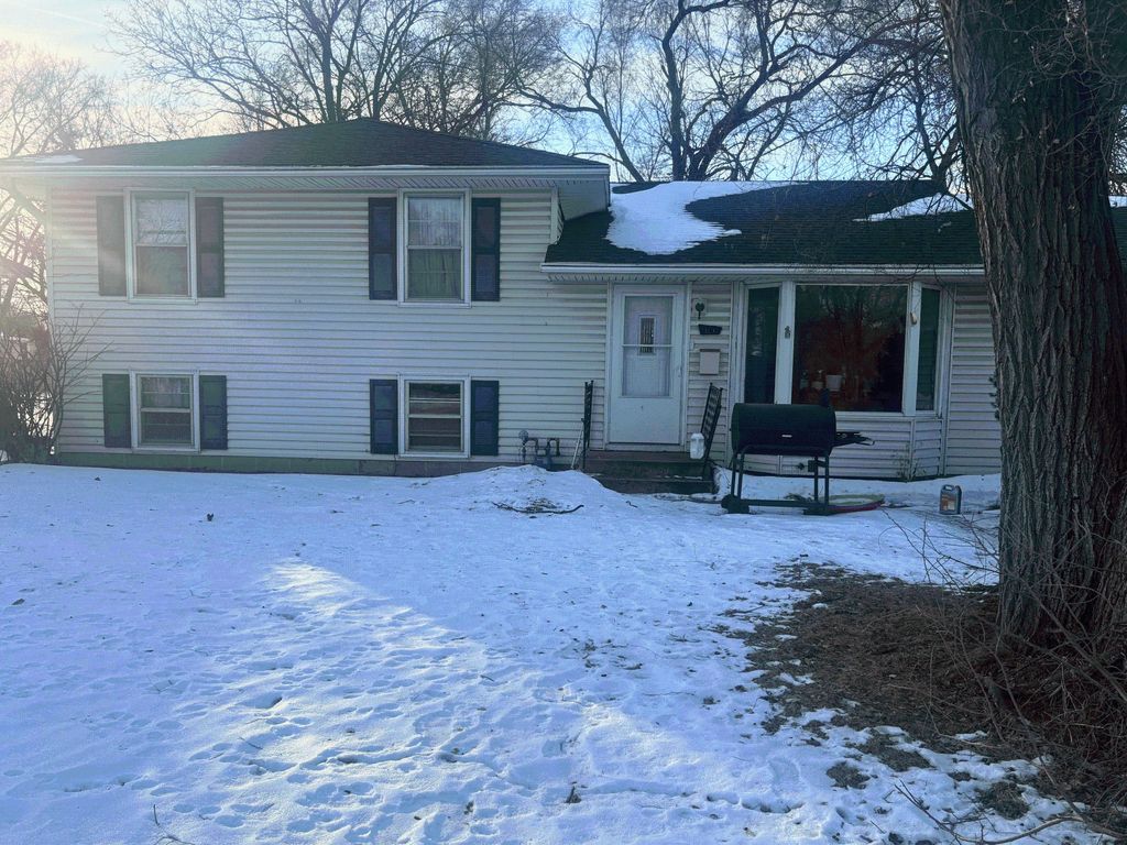 Photo of 11524 Crooked Lake Boulevard NW, Coon Rapids, MN 55433 (MLS # 7015188)